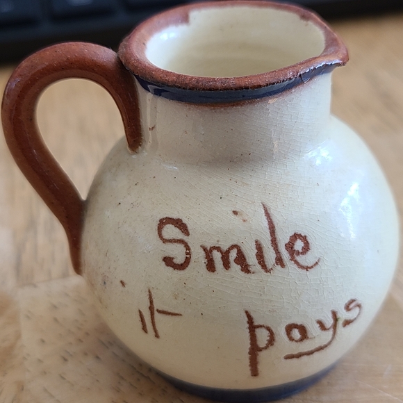 Vintage Miniature Creamer Motto Ware Watcombe Pottery, Torquay "Smile It Pays" - Picture 6 of 11